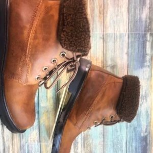 Earth shoes women’s brown leather ankle boots size 6